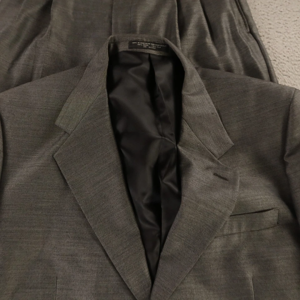 Jones New York Suit M Gray Birdseye Sharkskin Wool Silk Twill USA 42L 33x33 - Image 2 of 4