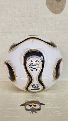 2006TEAMGEIST FIFAWorldCupサッカーボールです✨ FIFA World Cup TeamGeist 2006 Germany Adidas Match Ball Soccer