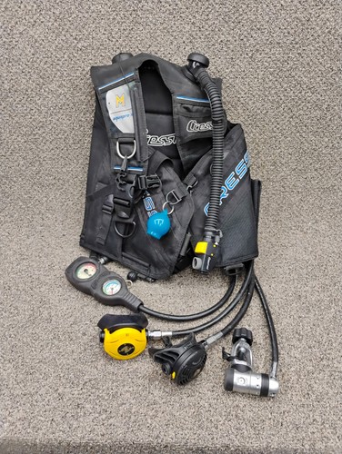 Cressi AquaPro 5 BCD Scuba Package w/ Regulators, Octopus, Gauges & Hoses Size M