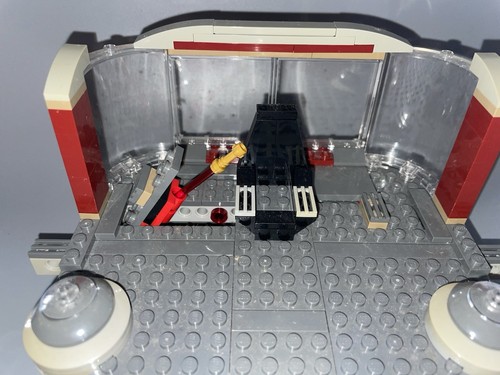 LEGO 9526 Star Wars Episode 3 Palpatine's Arrest with Minifigures - Incomplete - Picture 17 of 17