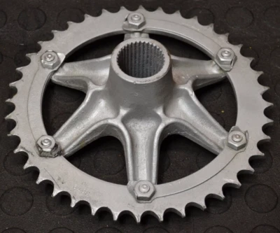 YAMAHA BLASTER BANSHEE OEM REAR AXLE COLLAR HUB & 40T SPROCKET DRIVEN ✅FASTSHIP✅ - Image 1 of 3