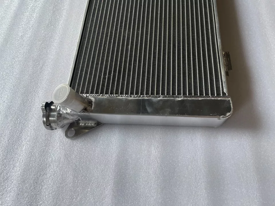 Radiador aluminio Fit Renault R12 R15 1.3L 1969 - 1980 7700571518 Foto 4 de 4