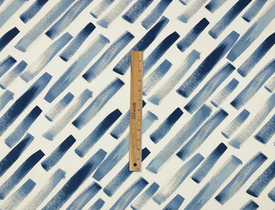 TELA MULTIUSOS GEOMÉTRICA STUDIO NYC BROOK LAPISLÁZULI AZUL BLANCO ROTO POR YARDA 54"W Foto 4 de 4