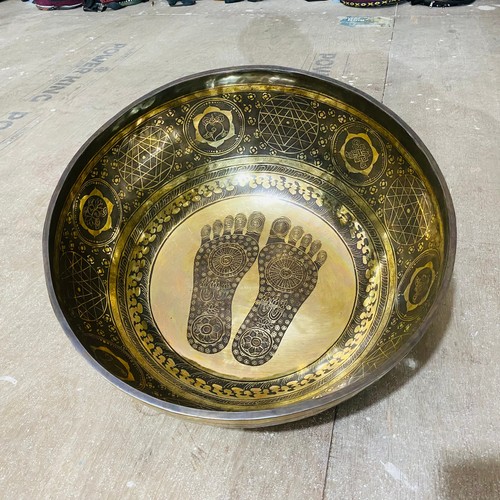 Large Buddha Standing Foot with Yantr Carved Antique Hand Hammered Singing Bowl - Picture 3 of 8