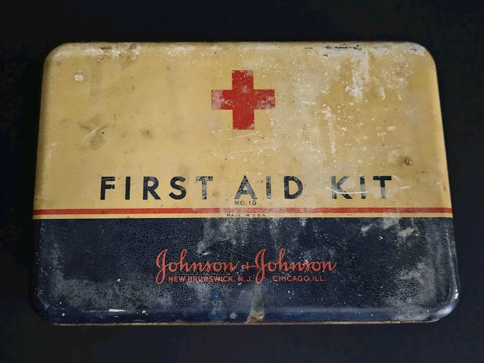 1940's Johnson & Johnson First Aid Kit Tin - Image 2 of 4