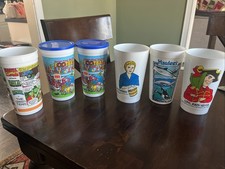 Lot Of 6 Vintage Plastic cups 2 Burger King, 2 Hardee&rsquo;s, 2 Long John Silvers