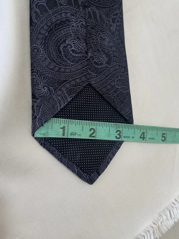 DKNY Corbata Hombre Seda Negra con Patrón Paisley Bordado M en USA EX CON Foto 4 de 4