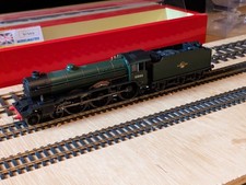 Hornby R2922X Class B17/6 Renumbered 61666 Nottingham Forest DCC Fitted