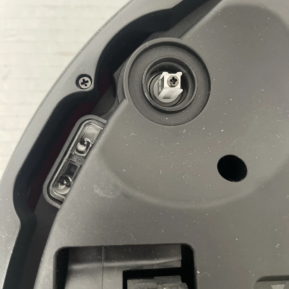 Roomba Combo 2 Essential Robot Vacuum and Mop - Image 4 of 4