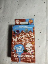DISNEY "THE MUPPETS DISNEY PARK DAY" MYSTERY PIN SET - NEW & SEALED IN BOX