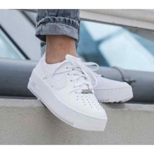 Palmadita Cartas credenciales Globo WOMEN&#039;S NIKE AIR FORCE 1 SAGE LOW TRIPLE WHITE SHOES | eBay