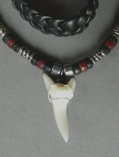 Mens Necklace Bracelet Replica Shark Tooth Pendant New Jewellery Gift Set - Picture 1 of 3