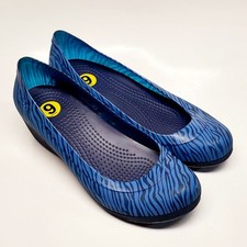 Women's Blue Crocs Carlisa Zebra Print Wedge Pump Slip-Ons Size 9