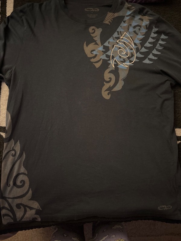 Crazy Shirts Long Sleeve Graphic T-shirt  Hawaiian Mens Size Small Casual shirt