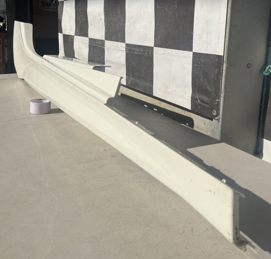 2015 2016 2017 2018 Ferrari California T Right Rocker Panel Used Oem 085082700