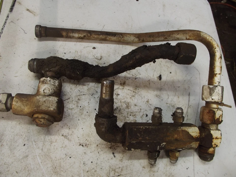 Bobcat 610 Misc Valve, Etc - Image 2 of 3