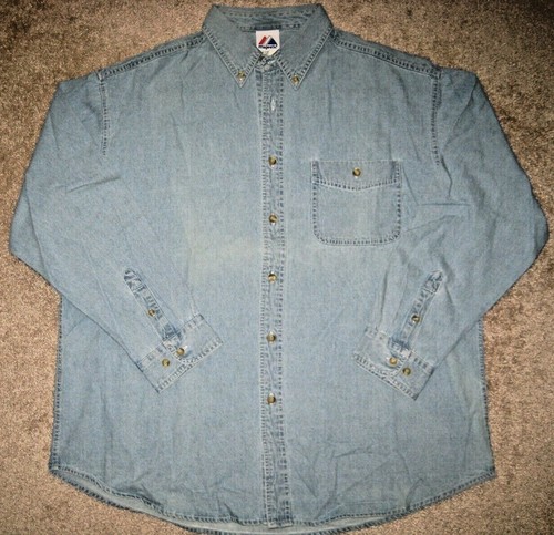 Majestic Denim Shirt. Men's. XL.100%Cotton.Buttons. Long sleeve. NWT.Light Blue