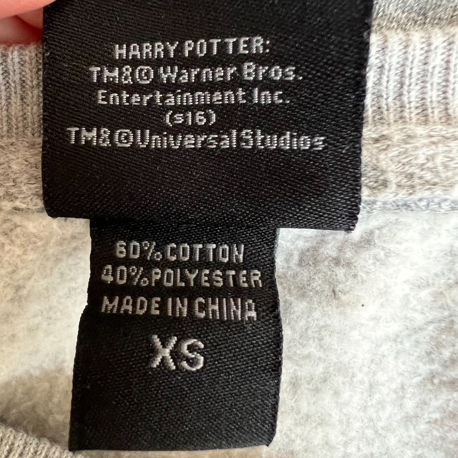 Universal Studios Authentic Gryffindor Sweatshirt… - image 9