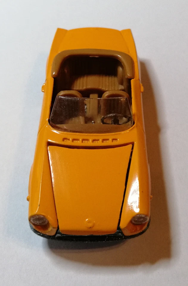 Politoys Export art.555 Fiat 124 Sport Spider colore giallo. - Immagine 3 di 4