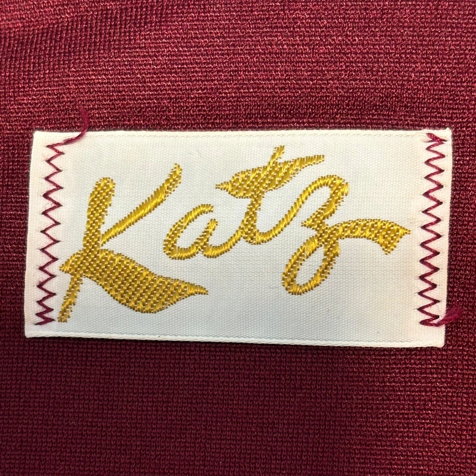 Bata Katz para mujer grande de terciopelo borgoña cuello y puños bolsillos delanteros a presión Foto 3 de 4