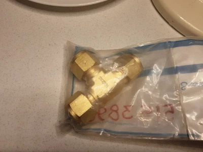 Swagelok B-810-3 Brass Compression Union Tee Fitting 1/2" Tube OD - image 1 of 2