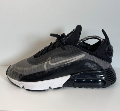Nike Air Max 2090 Sneaker Größe EU 41- in sehr gutem Zustand.