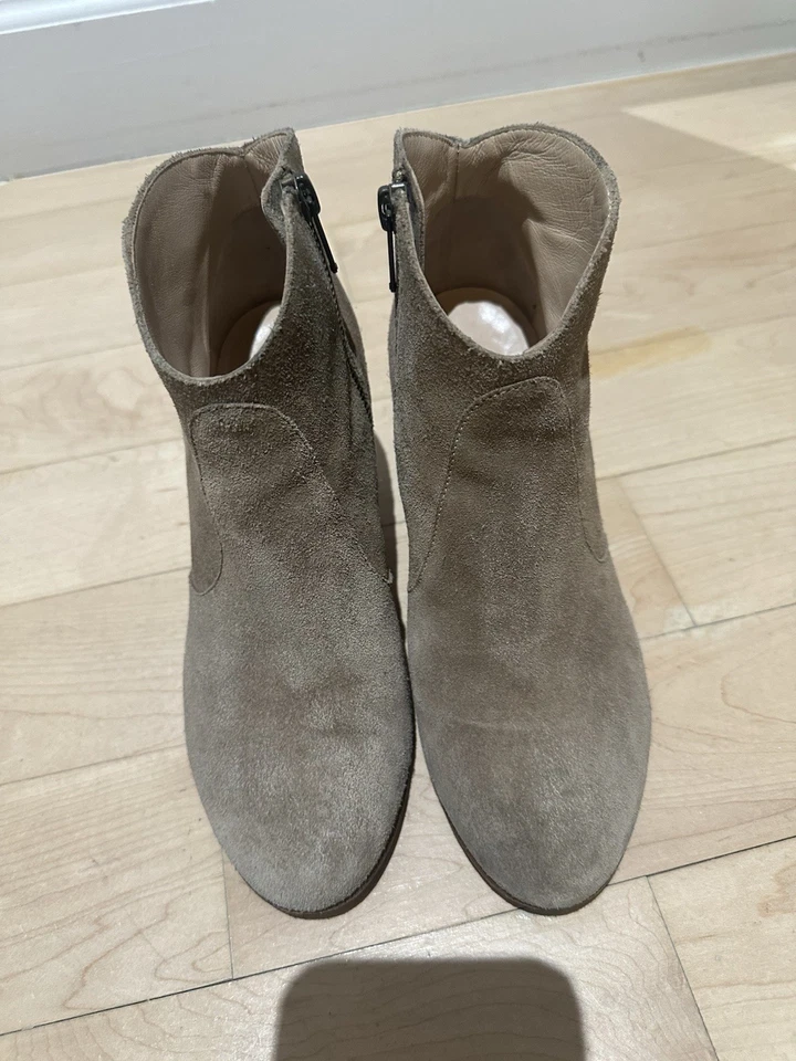 Botas de tornozelo Club Monaco bronzeadas tamanho 6 fabricadas na Itália - Imagem 2 de 4