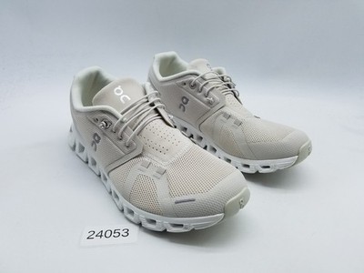 On Cloud 5 Swiss Engineering Women's Size 10 Running Shoes Beige *Less than 5 mi