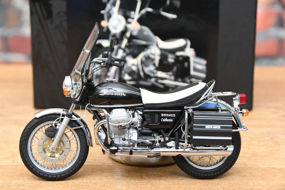 MINICHAMPS 122165100 Moto Guzzi 850 T3 California Motorrad Spiegel abgebrochen - Bild 4 von 4