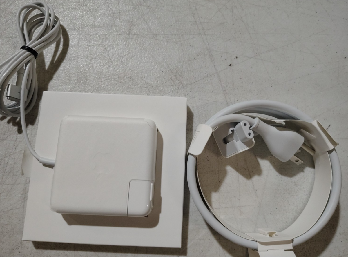 Apple 85W MagSafe 2 Power Adapter with Magnetic DC Connector White