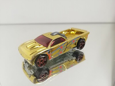 HOTWHEEL BEDLAM IN GOLD HOT WHEELS 2003