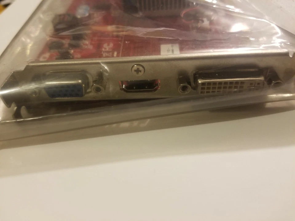 Diamond ATI Radeon HD 4650 PCI E 1GB GDDR2 Video Card 100106 DVI HDMI VGA - Image 2 of 4