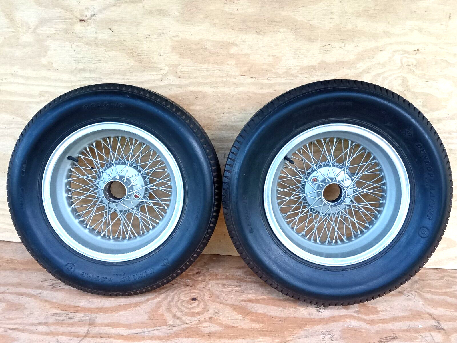 Ferrari 410S Borrani Wire Wheels_42 Rudge Hubs_16X5.5_RW3241_55-56_Dunlop Tires