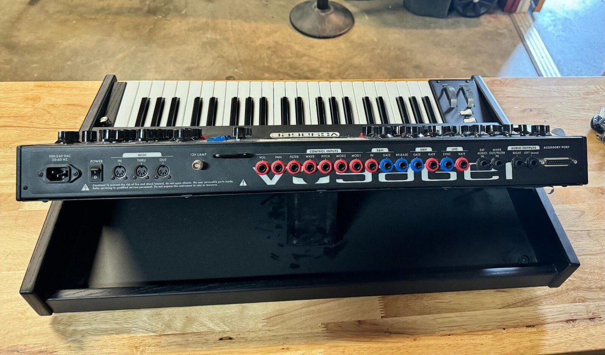 Moog Minimoog Voyager Electric Blue Edition 44-Key Analog