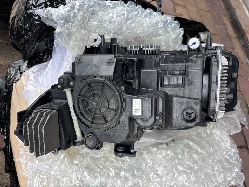 Adaptiv Scheinwerfer Rechts BMW G30/G31/F90 mit Steuergeräte Original 8499122-03 - Bild 3 von 4