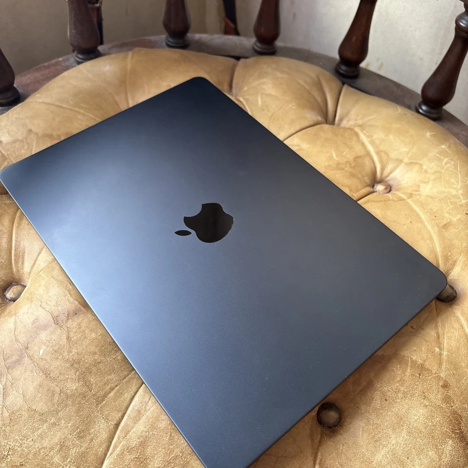 Apple MacBook Air 13" M2 · 8GB · 500GB, photo 1 of 3