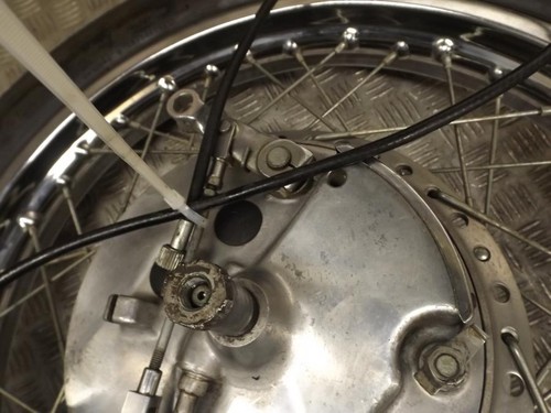 Suzuki GT750 J GT750J Front Wheel & 4 Leading Brake Braking Drum Plate 19" - Picture 10 of 12
