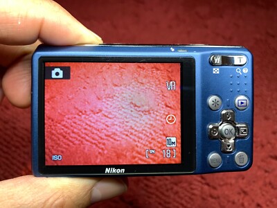 Nikon COOLPIX Coolpix S560 10.0MP Digital Camera - Blue Tested NO
