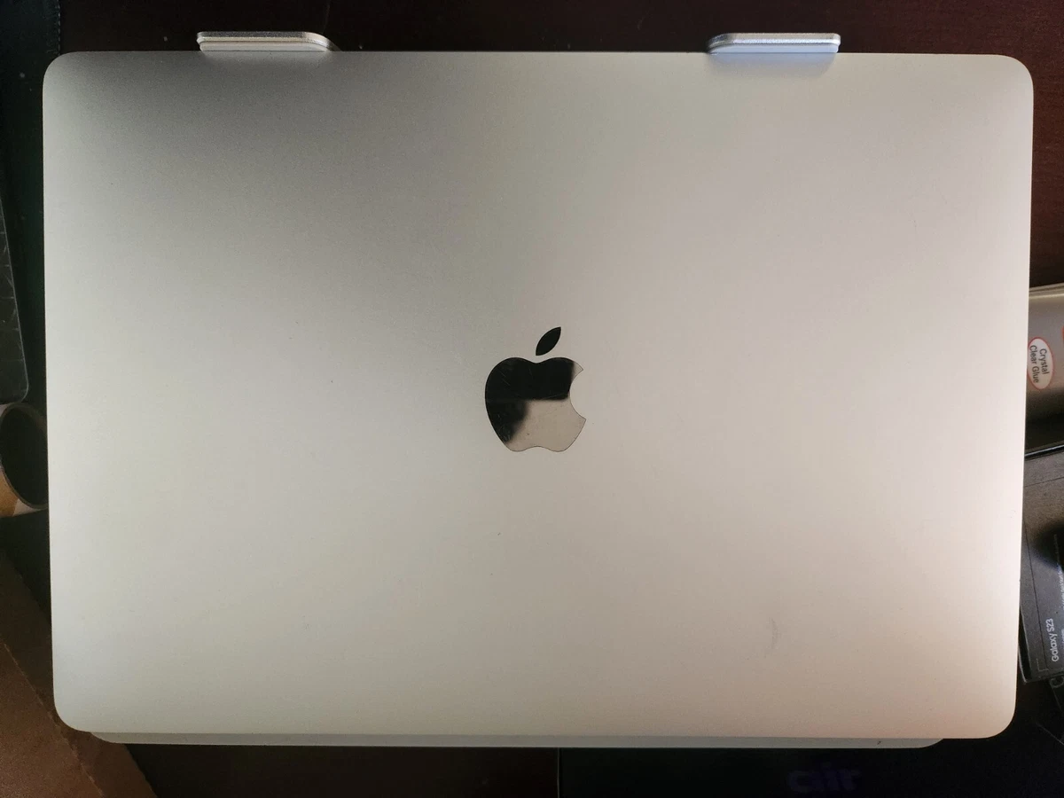 2020 Apple MacBook Air 13