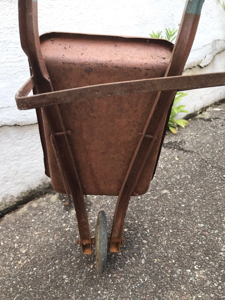 Brouette en Tôle métal JOUET ANCIEN engin de chantier VINTAGE construction TIN - Photo 4/4