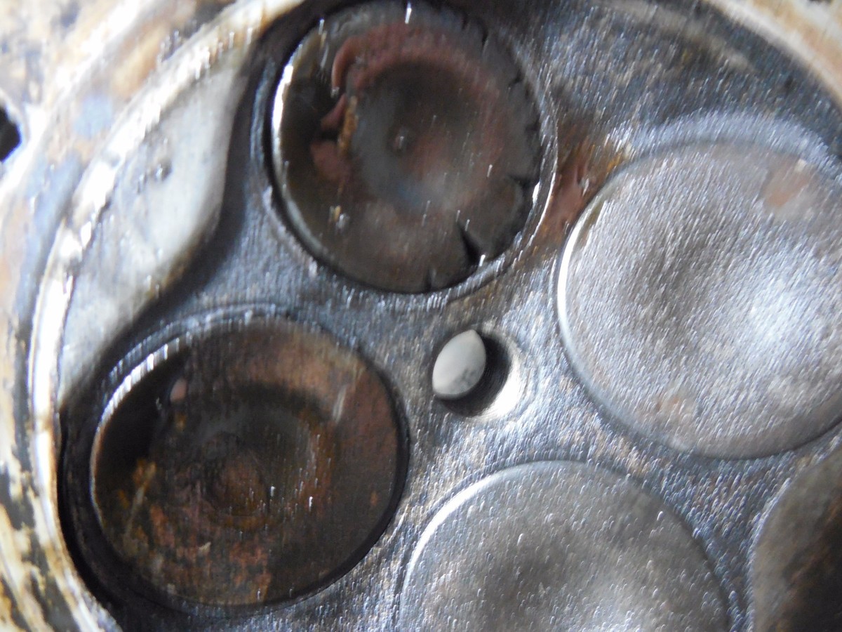 たまです。 kawasaki zx1000 1000 zx-10 ninja engine cylinder head