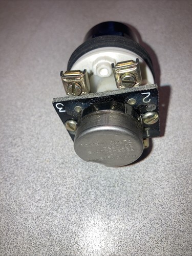 Dayton 30G486 Potentiometer,30Mm,Heavy Duty,5000 Ohms - Picture 8 of 9