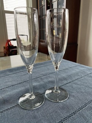 Pair of Libbey DOMAINE CLEAR Champagne Flutes Glasses   Petal Stem