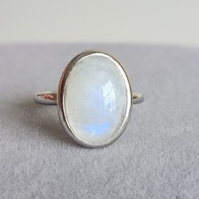 Size 7.5 Sterling Silver Oval Moonstone Ring 3.8g