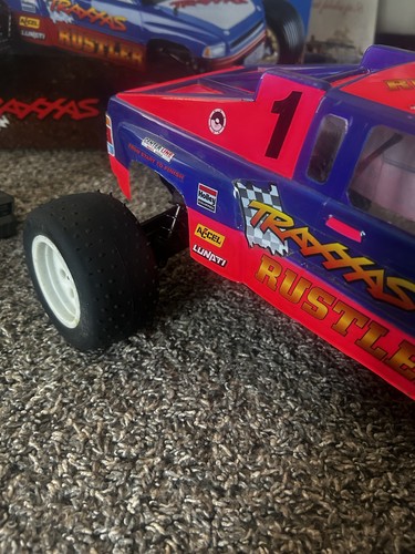 TRAXXAS RUSTLER 3710 - ELECTRIC REMOTE CONTROL CAR - Picture 14 of 23