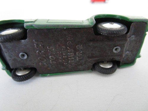 VINTAGE CORGI TOYS 301 TRIUMPH TR2 DIECAST MODEL CAR - Picture 10 of 12