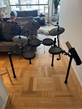 Alesis Nitro Electronic Drum Kit Programmable Built-in Effects 8 Pads Cymbals