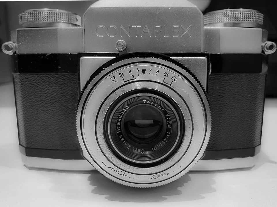 Zeiss Ikon Contaflex Analog-Kamera  mit Tessar 45mm 1:2,8, S-Nr.: 861/02 - Bild 2 von 4