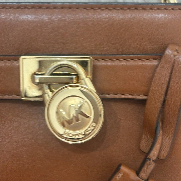 Michael Kors Hamilton Traveler Brown Leather Crossbody Bag - Image 3 of 4