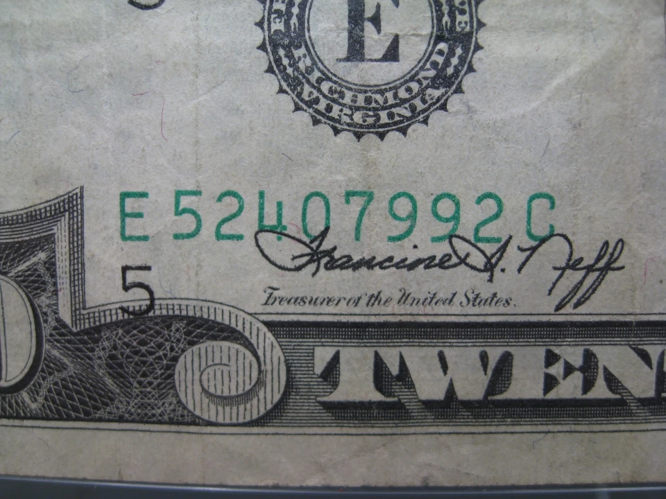 ERROR Note: 1974  $20 TWENTY DOLLAR FRN Note. Third Shift Misaligned. No holes - Image 3 of 4